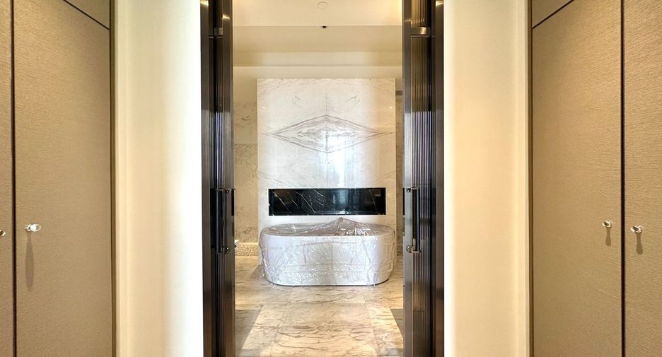 For sale 2 bedrooms condo in Khlong San, Bangkok