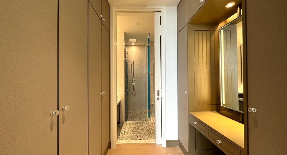 For sale 2 bedrooms condo in Khlong San, Bangkok