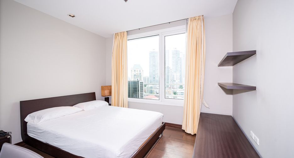 For sale 3 bedrooms condo in Khlong Toei, Bangkok