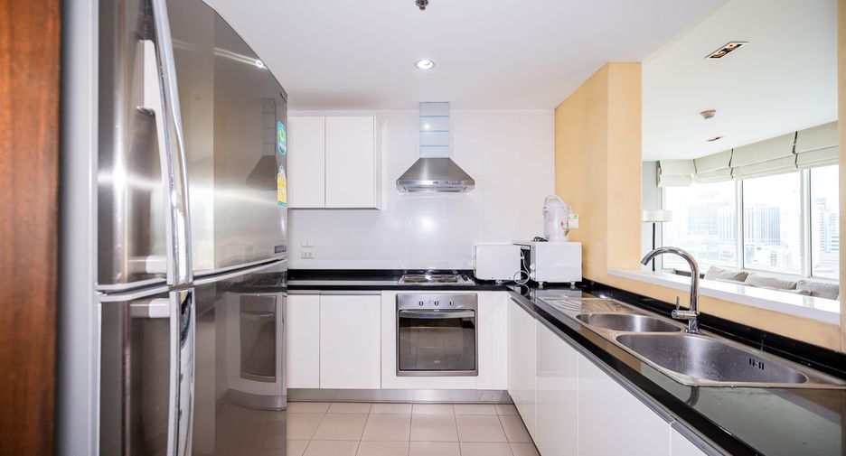 For sale 3 bedrooms condo in Khlong Toei, Bangkok