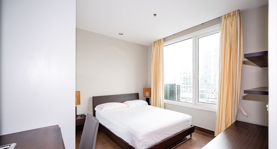 For sale 3 bedrooms condo in Khlong Toei, Bangkok