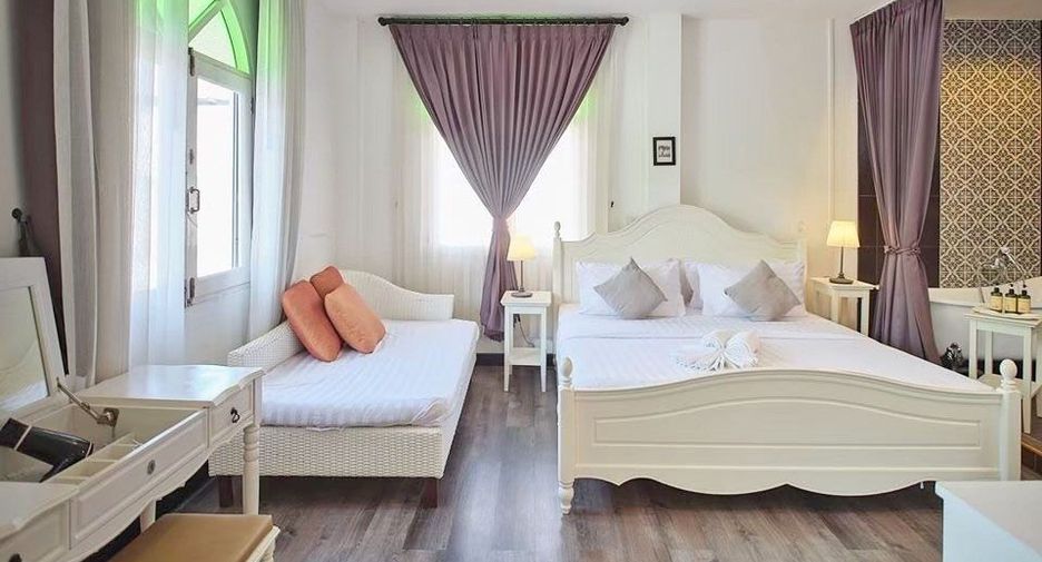 For sale 11 bed hotel in Mueang Chiang Mai, Chiang Mai