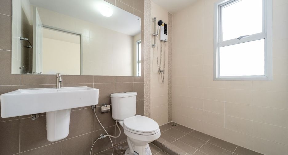 For sale 3 ベッドルーム townhouse in Thung Khru, Bangkok