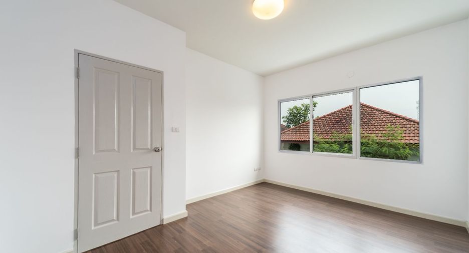 For sale 3 ベッドルーム townhouse in Thung Khru, Bangkok
