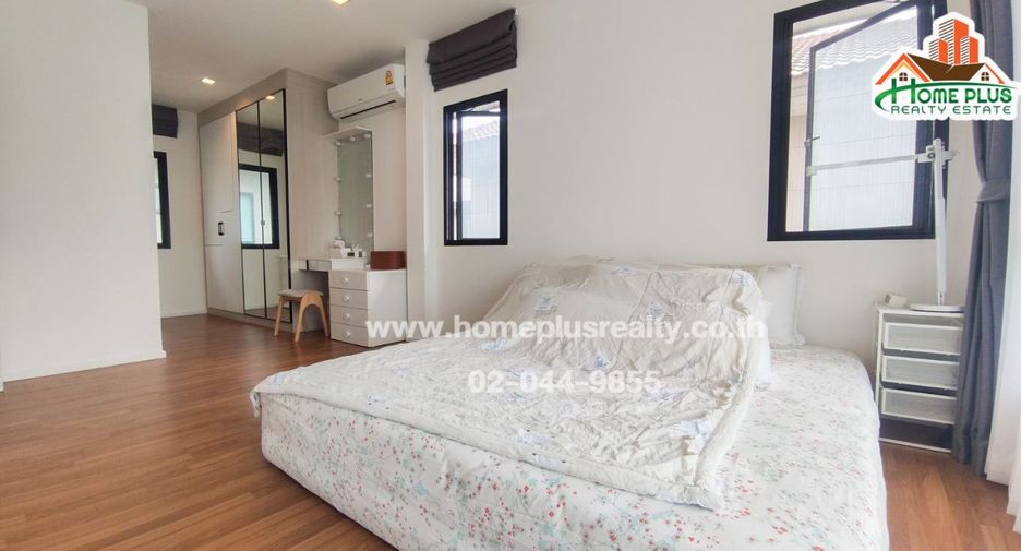 For sale 4 bedrooms house in Lat Krabang, Bangkok