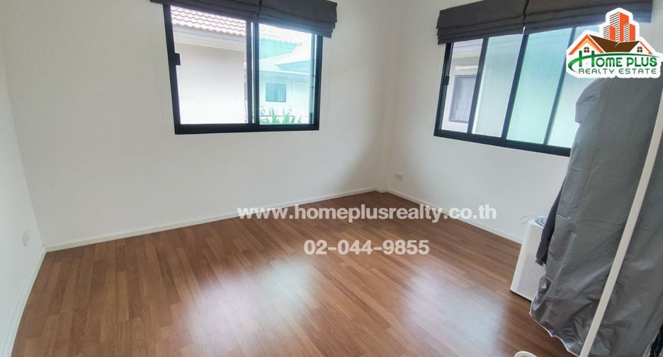 For sale 4 bedrooms house in Lat Krabang, Bangkok