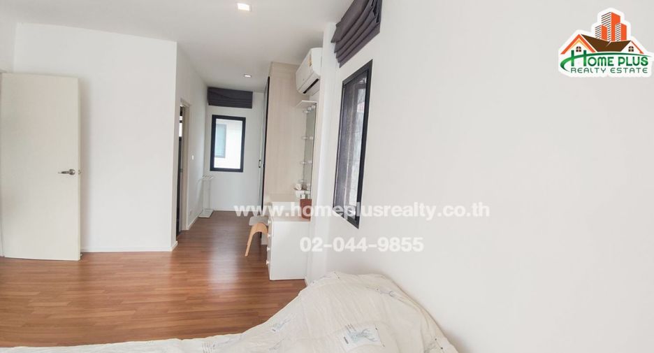 For sale 4 bedrooms house in Lat Krabang, Bangkok