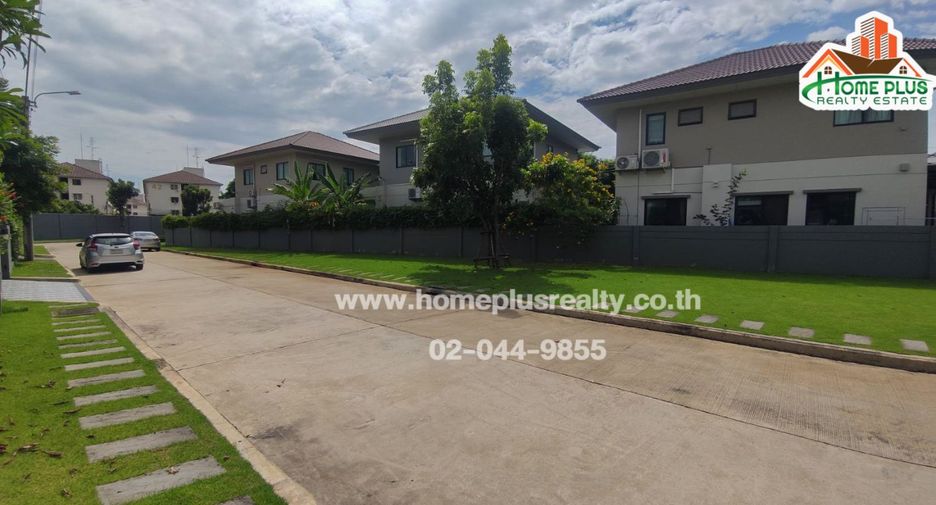 For sale 4 bedrooms house in Lat Krabang, Bangkok