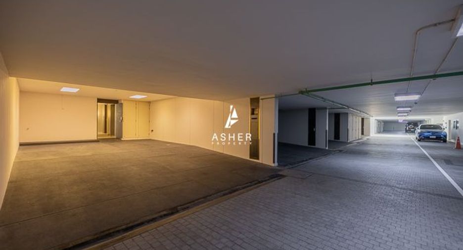 Casa en alquiler y en venta de 4 habitaciones en Watthana, Bangkok