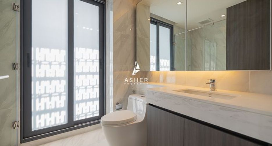 Casa en alquiler y en venta de 4 habitaciones en Watthana, Bangkok