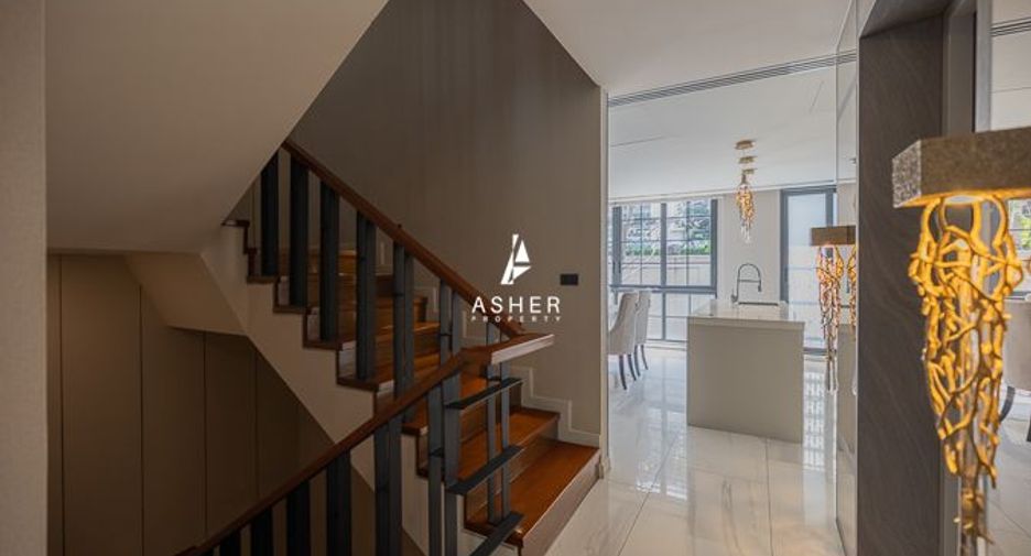 Casa en alquiler y en venta de 4 habitaciones en Watthana, Bangkok