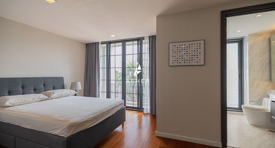 Casa en alquiler y en venta de 4 habitaciones en Watthana, Bangkok