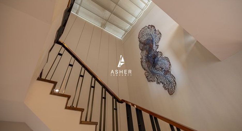 Casa en alquiler y en venta de 4 habitaciones en Watthana, Bangkok