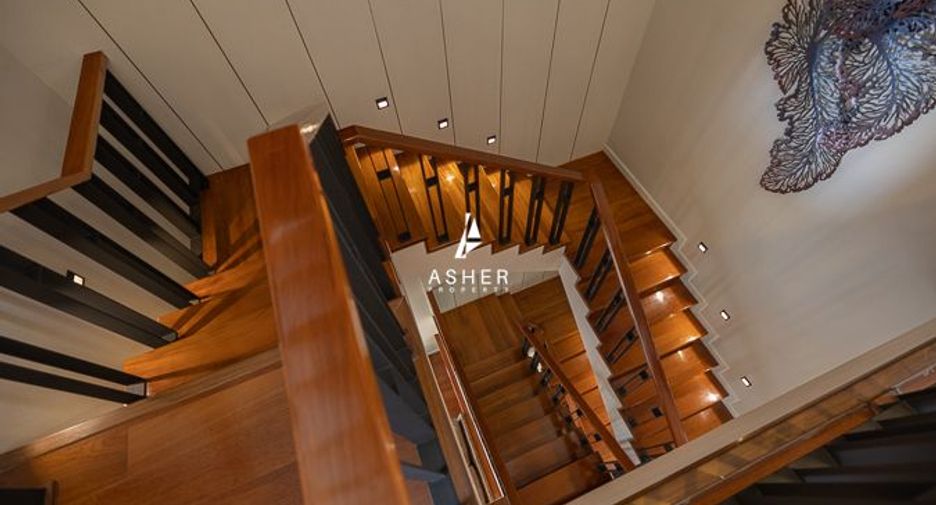 Casa en alquiler y en venta de 4 habitaciones en Watthana, Bangkok
