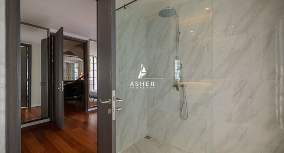 Casa en alquiler y en venta de 4 habitaciones en Watthana, Bangkok