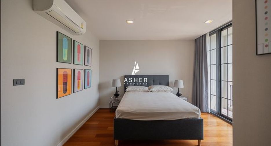 Casa en alquiler y en venta de 4 habitaciones en Watthana, Bangkok