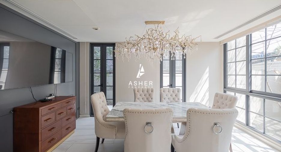 Casa en alquiler y en venta de 4 habitaciones en Watthana, Bangkok