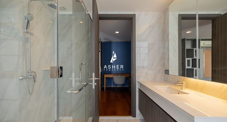 Casa en alquiler y en venta de 4 habitaciones en Watthana, Bangkok