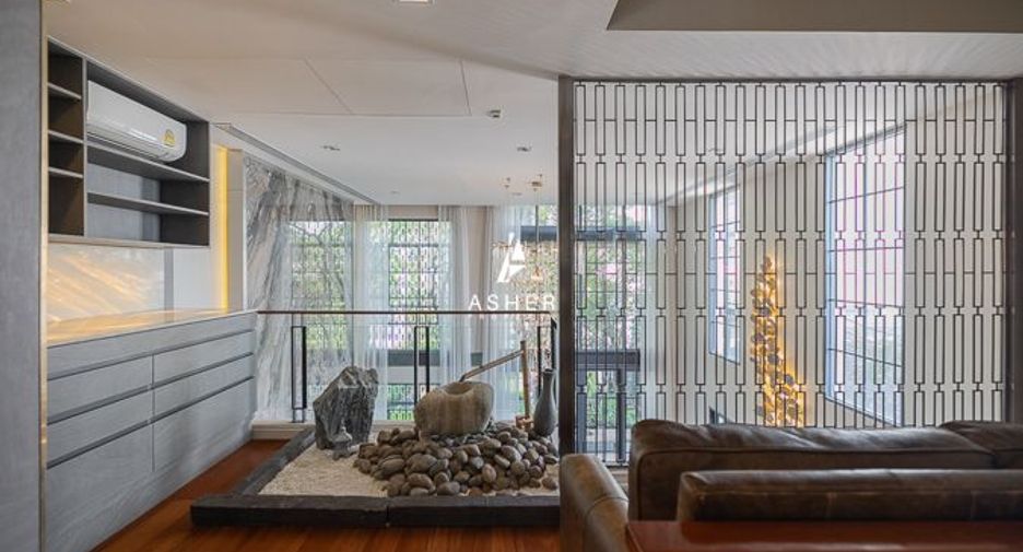 Casa en alquiler y en venta de 4 habitaciones en Watthana, Bangkok