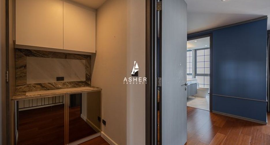 Casa en alquiler y en venta de 4 habitaciones en Watthana, Bangkok