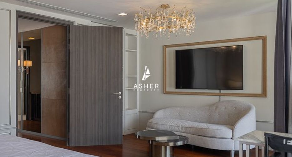 Casa en alquiler y en venta de 4 habitaciones en Watthana, Bangkok
