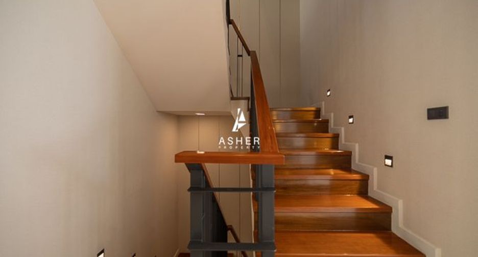 Casa en alquiler y en venta de 4 habitaciones en Watthana, Bangkok
