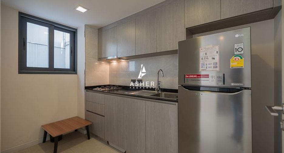 Casa en alquiler y en venta de 4 habitaciones en Watthana, Bangkok