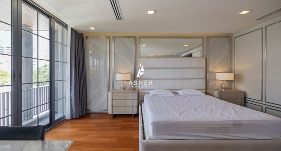 Casa en alquiler y en venta de 4 habitaciones en Watthana, Bangkok