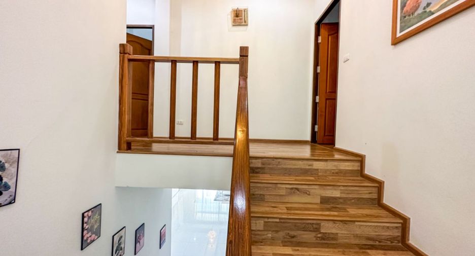 À louer et à vendre 4 chambres maison à North Pattaya, Pattaya