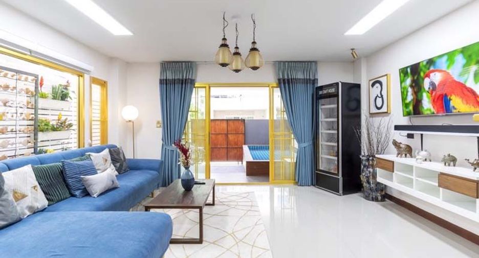 For rent 4 bedrooms house in Mueang Chiang Mai, Chiang Mai