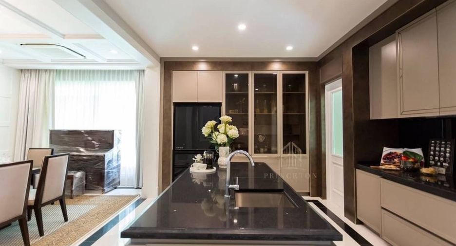 For rent 4 ベッドルーム house in Bang Na, Bangkok