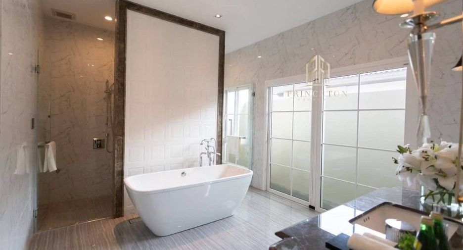 For rent 4 ベッドルーム house in Bang Na, Bangkok