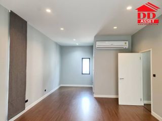 For rent 4 bed house in Mueang Pathum Thani, Pathum Thani