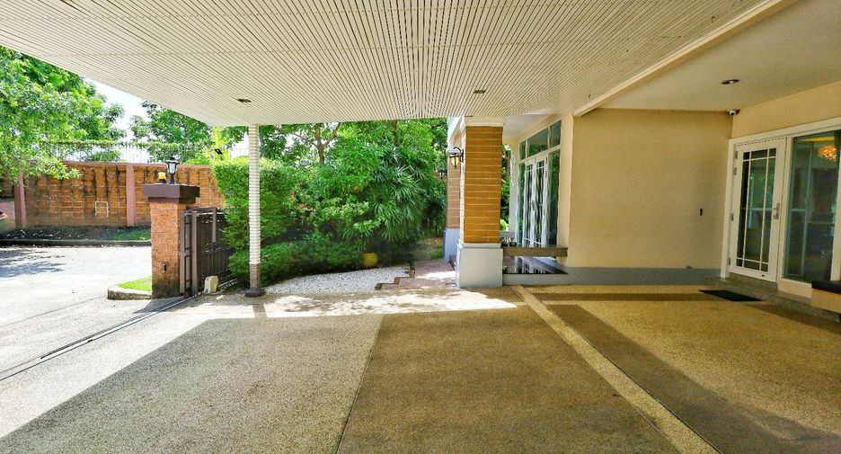 Casa en venta de 4 habitaciones en Bang Khen, Bangkok