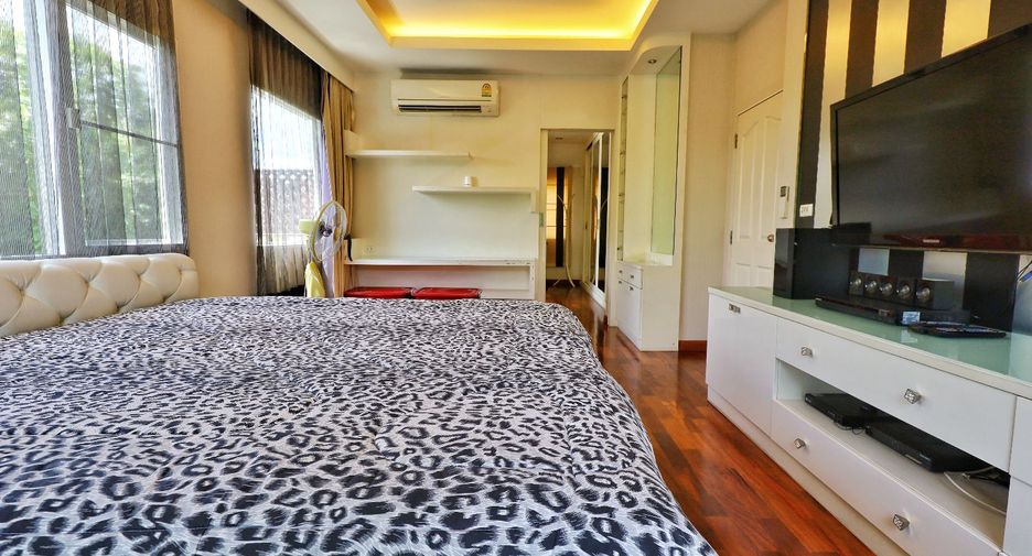 Casa en venta de 4 habitaciones en Bang Khen, Bangkok