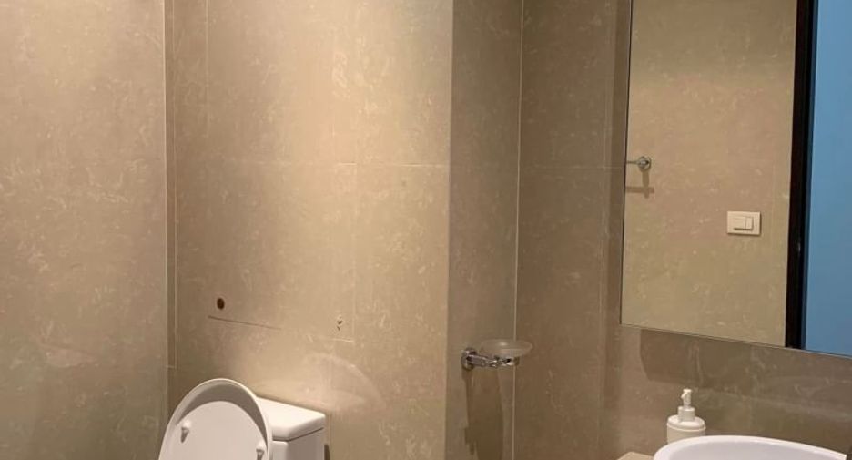 Condo en alquiler de 3 habitaciones en Khlong Toei, Bangkok