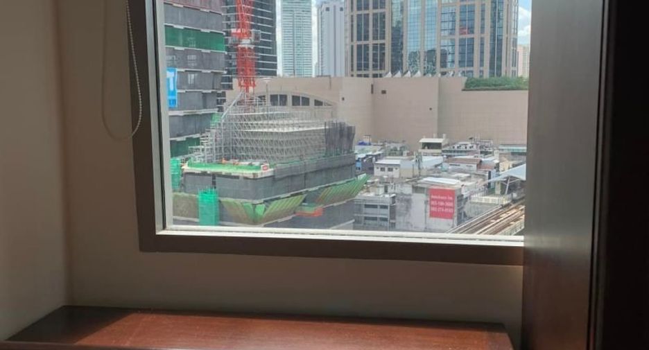Condo en alquiler de 3 habitaciones en Khlong Toei, Bangkok