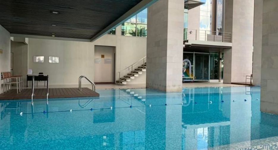 Condo en alquiler de 3 habitaciones en Khlong Toei, Bangkok