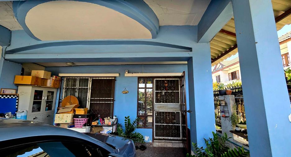 For sale 3 Beds townhouse in Mueang Pathum Thani, Pathum Thani