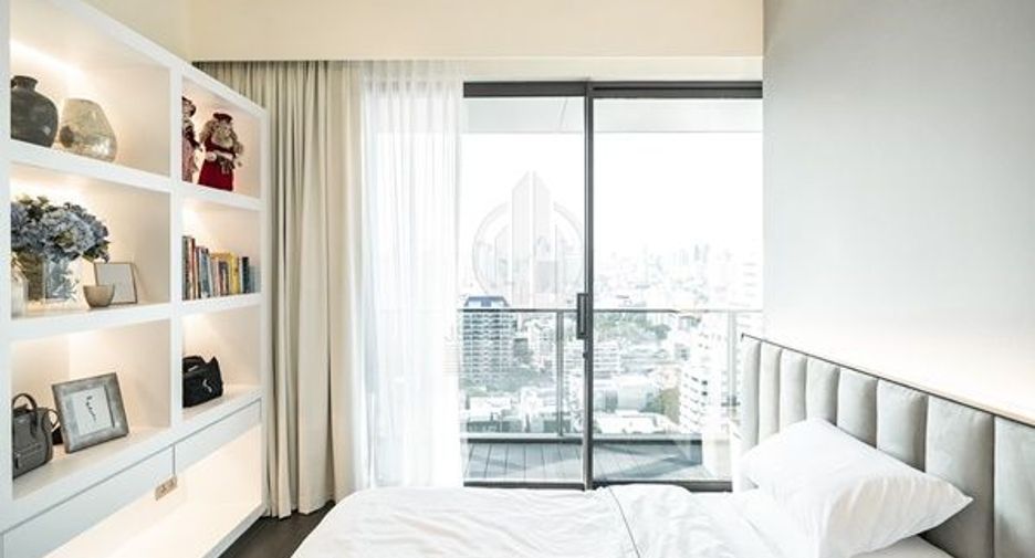 For sale 3 bedrooms condo in Watthana, Bangkok