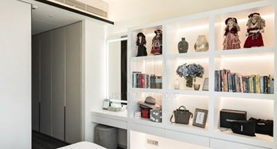 For sale 3 bedrooms condo in Watthana, Bangkok