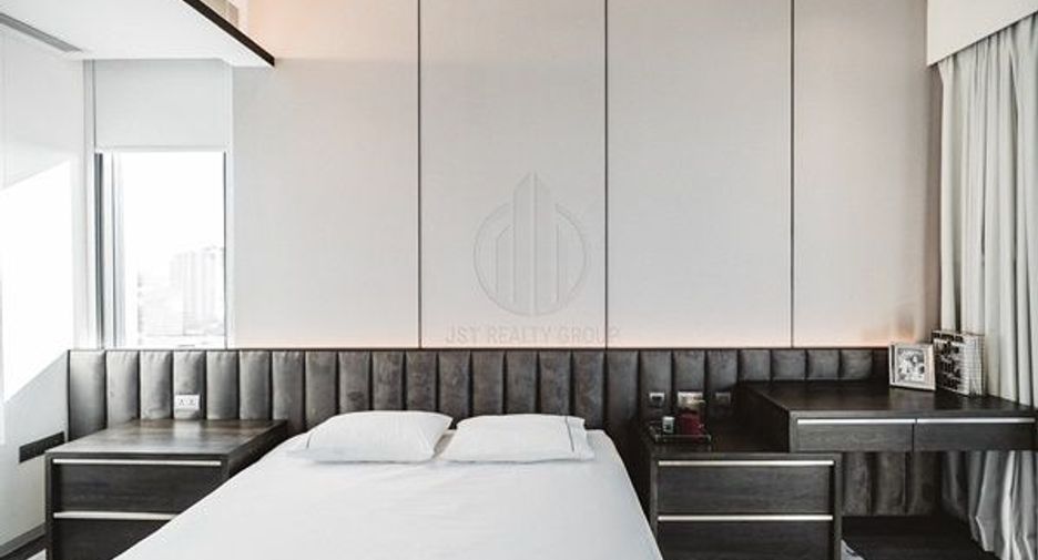 For sale 3 bedrooms condo in Watthana, Bangkok