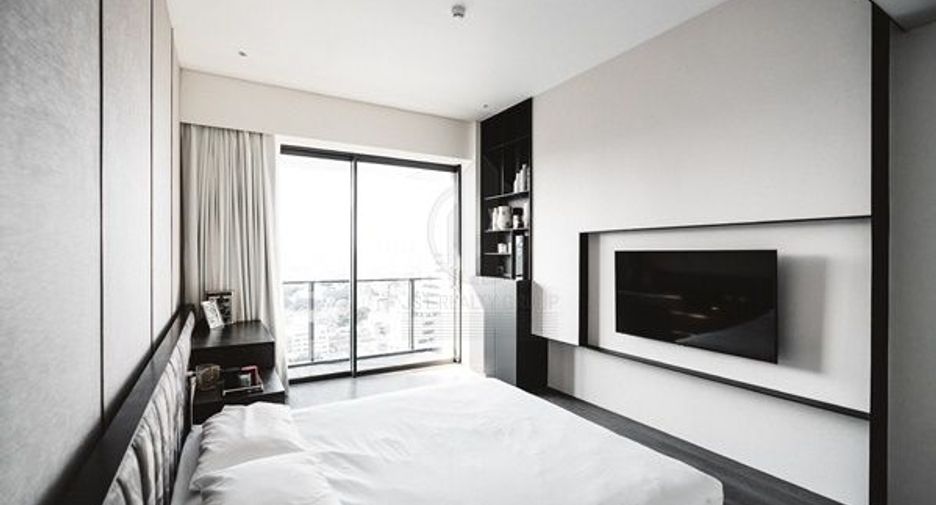 For sale 3 bedrooms condo in Watthana, Bangkok