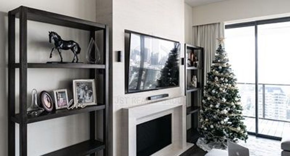 For sale 3 bedrooms condo in Watthana, Bangkok