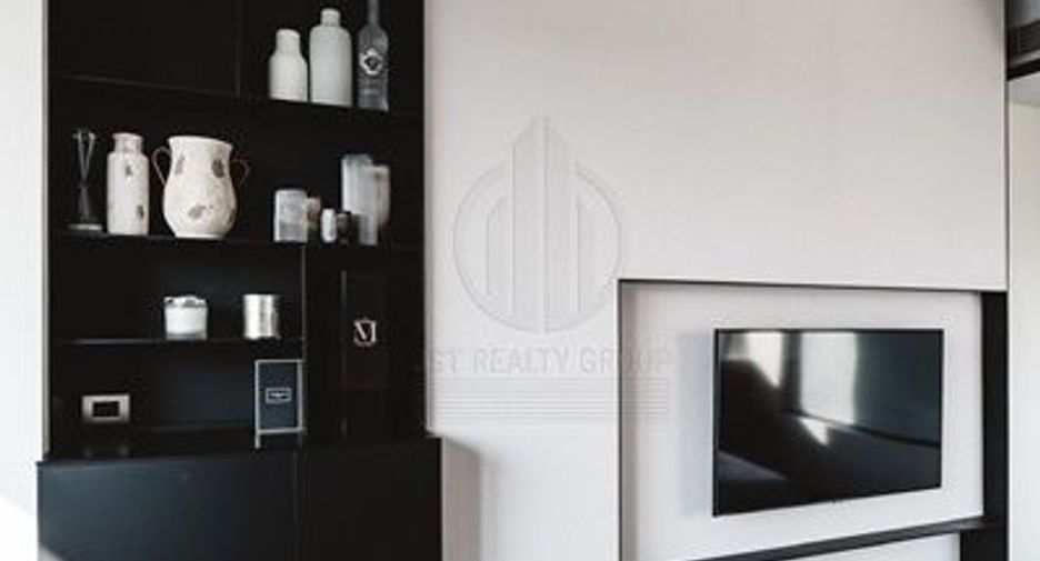 For sale 3 bedrooms condo in Watthana, Bangkok