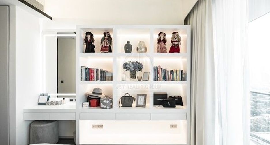 For sale 3 bedrooms condo in Watthana, Bangkok