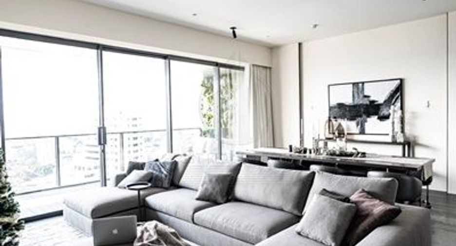 For sale 3 bedrooms condo in Watthana, Bangkok
