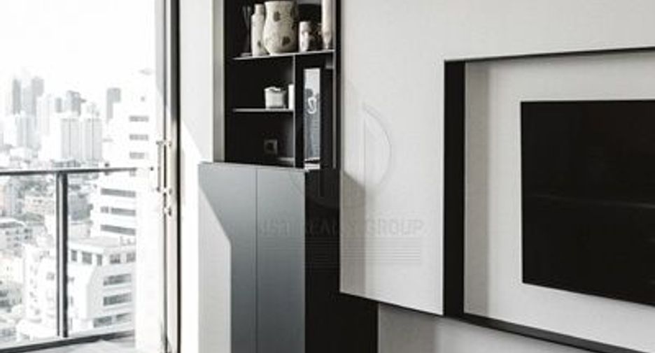 For sale 3 bedrooms condo in Watthana, Bangkok