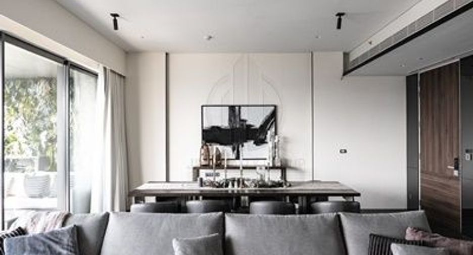 For sale 3 bedrooms condo in Watthana, Bangkok