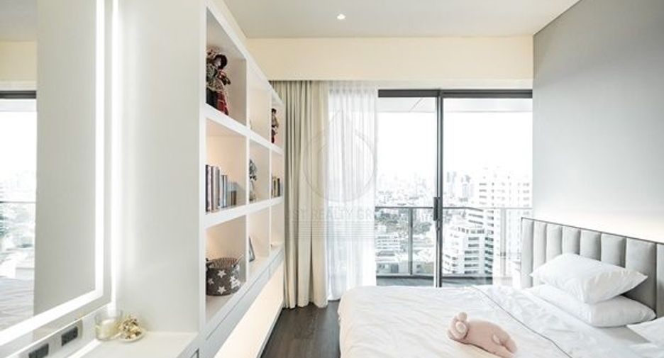 For sale 3 bedrooms condo in Watthana, Bangkok